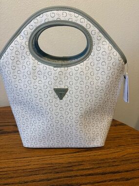 Guess hobo clutch tote nwt spring capsule closet